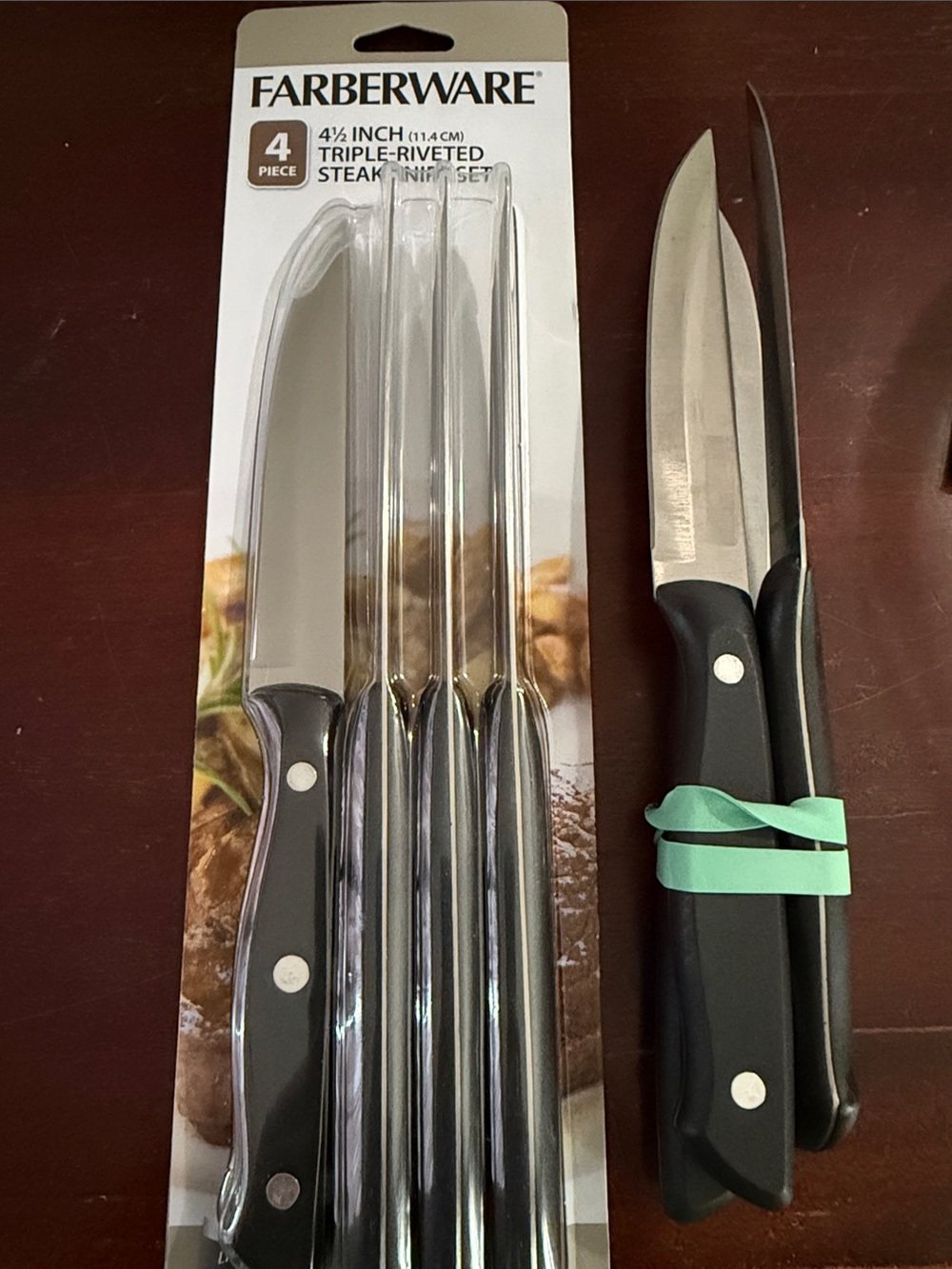 Farberware Black 4 piece 4.5 inch Triple-Riveted Steak Knife Set